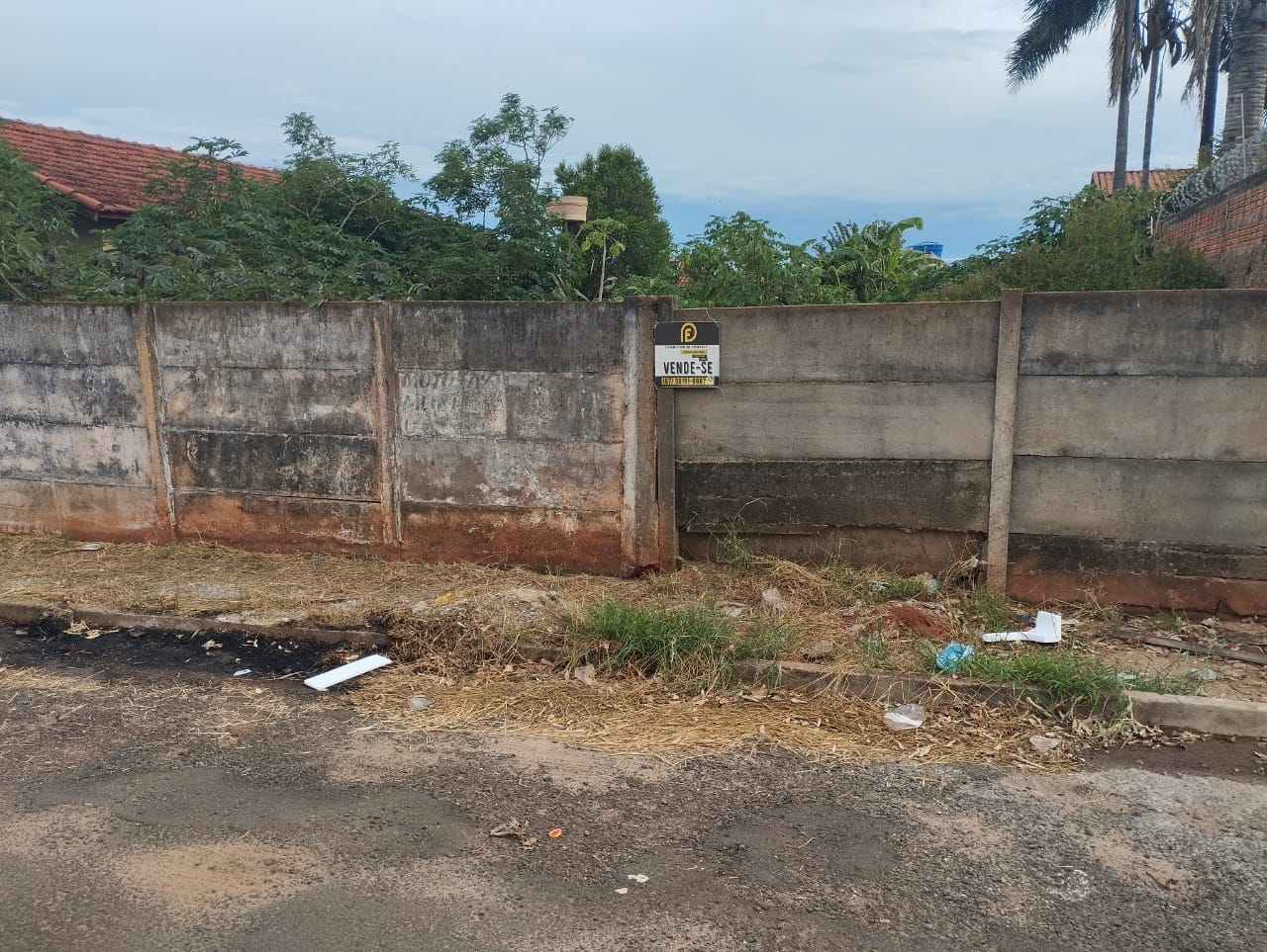 TERRENO GRANDE EM FRENTE AO PATRONATO